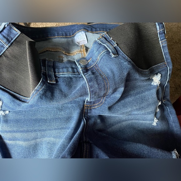 Maternity Shorts Time&True with zipper Size 12-14. Distressed Washed. Never worn - Picture 5 of 6